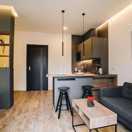 Executive Taborska * 马达伯乐斯拉夫