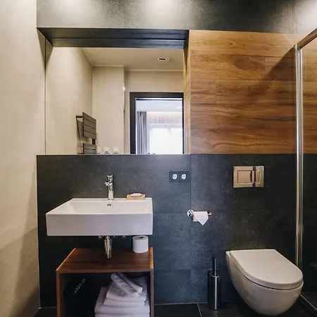 Executive Taborska *