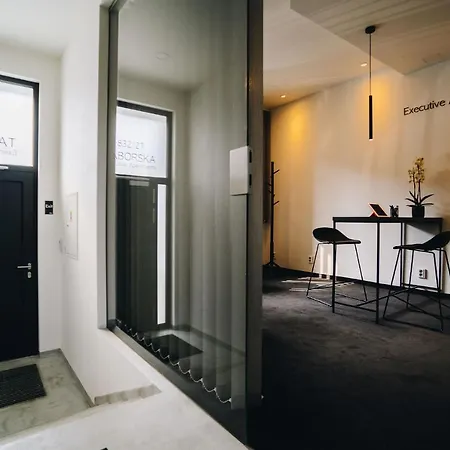 Executive Taborska 公寓